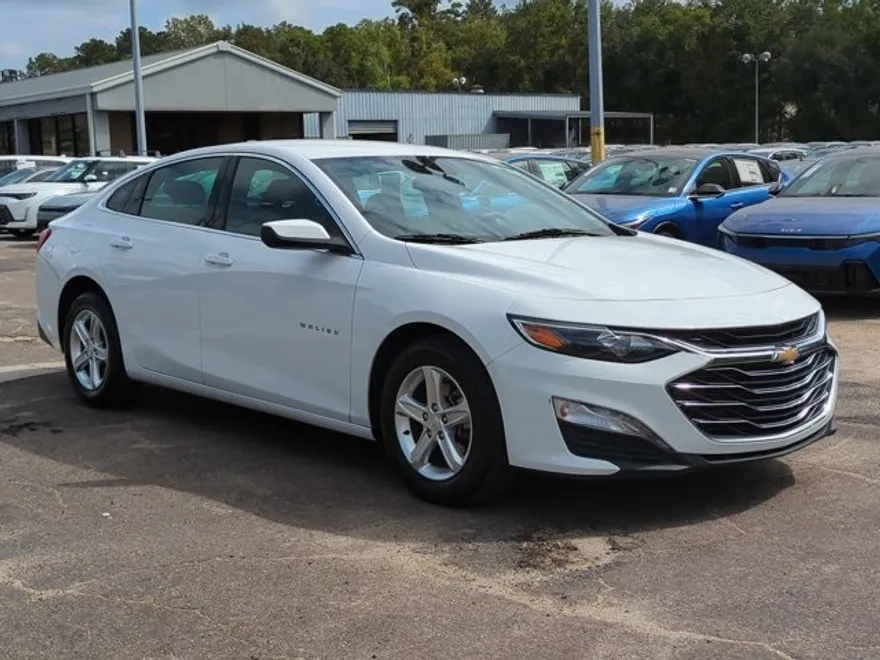 2023 Chevrolet Malibu 1LT photo 1