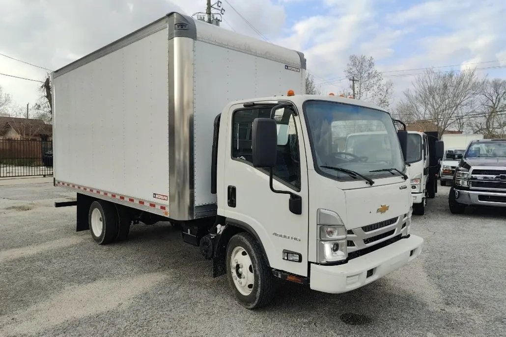 2024 Chevrolet Silverado 4500HD Base photo 1