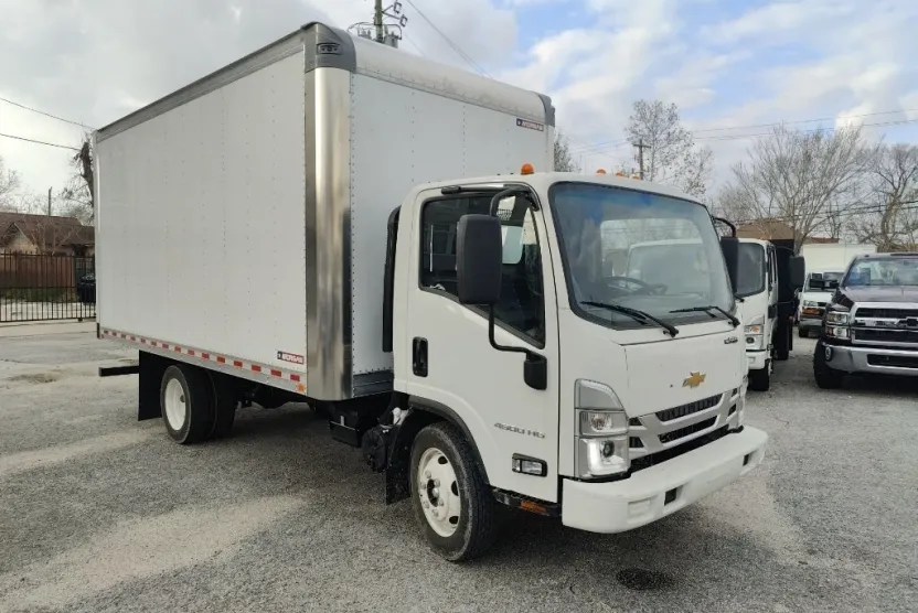 2024 Chevrolet Silverado 4500HD Base photo 1