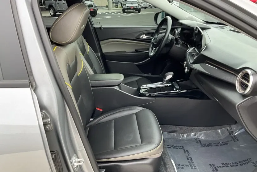 2025 Chevrolet Trax ACTIV photo 1