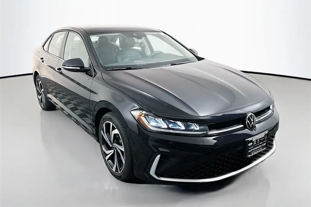 2025 Volkswagen Jetta SEL photo 1