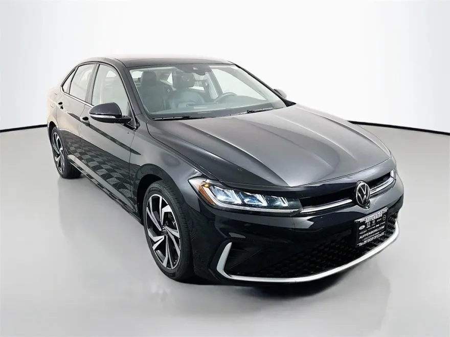 2025 Volkswagen Jetta SEL photo 1