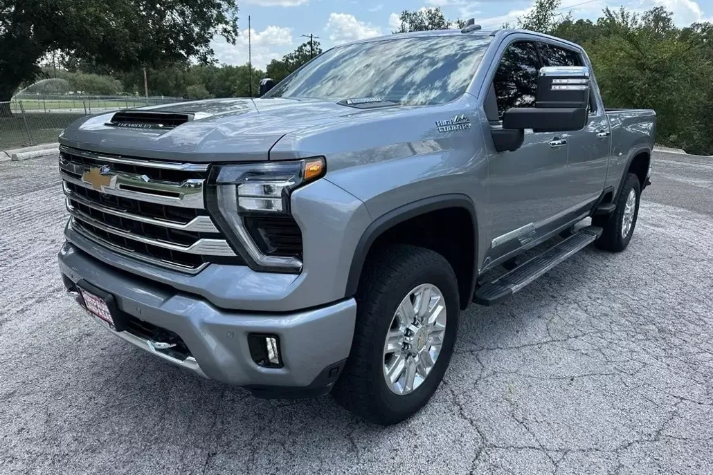 2024 Chevrolet Silverado 3500HD High Country photo 1