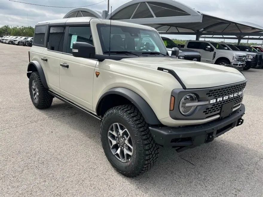 2025 Ford Bronco Badlands photo 1