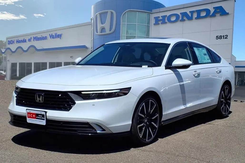 2025 Honda Accord Hybrid Touring photo 1