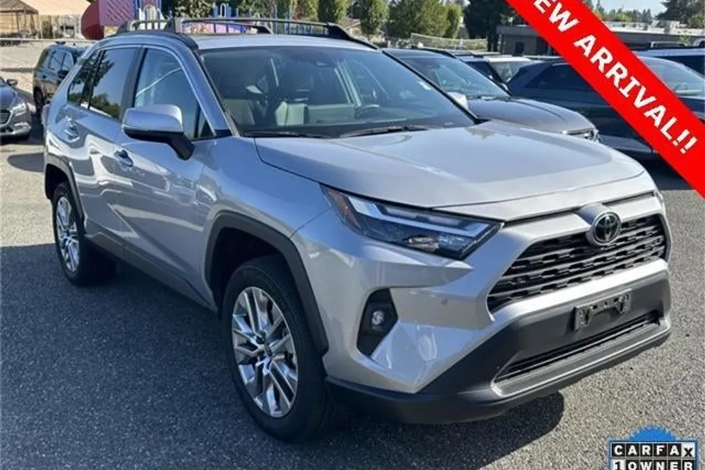 2023 Toyota RAV4 XLE Premium photo 1