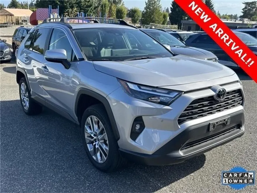 2023 Toyota RAV4 XLE Premium photo 1