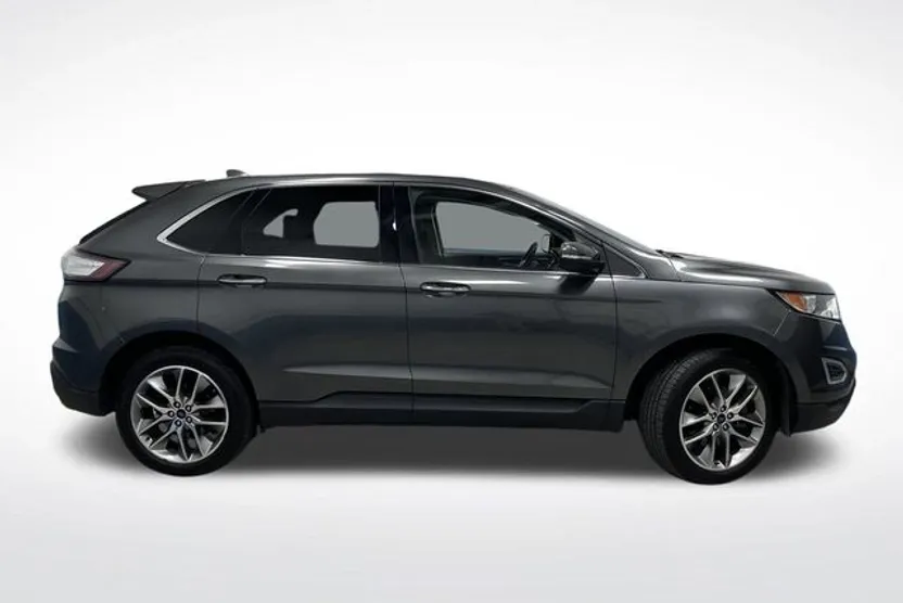 2017 Ford Edge Titanium photo 1