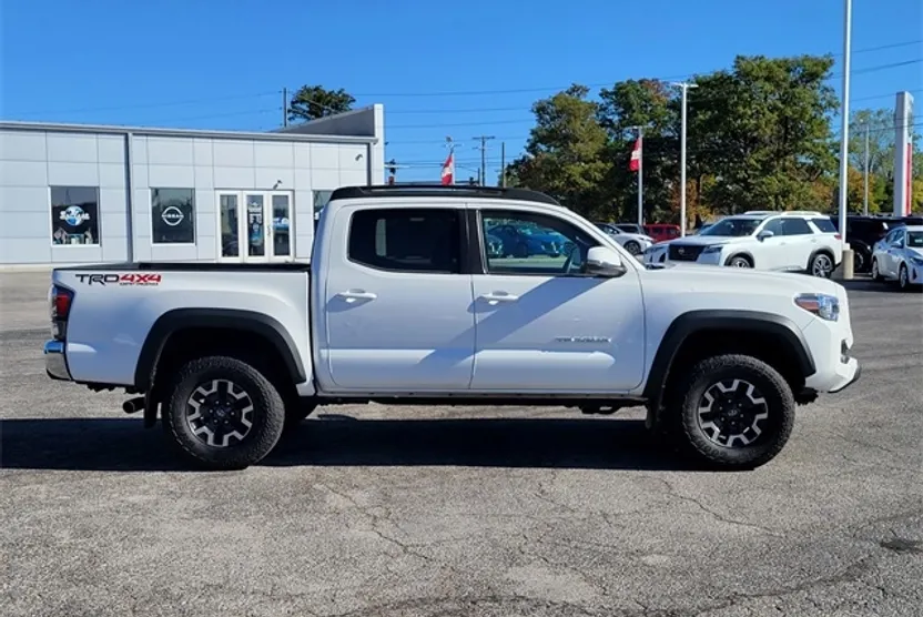 2023 Toyota Tacoma TRD Off-Road photo 1