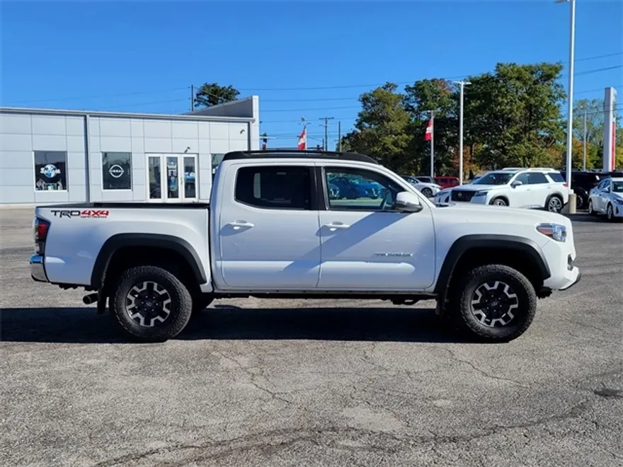 2023 Toyota Tacoma TRD Off-Road photo 1