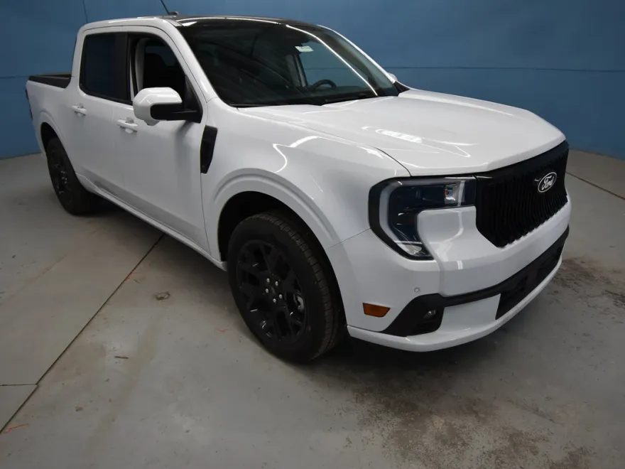 2025 Ford Maverick photo 1