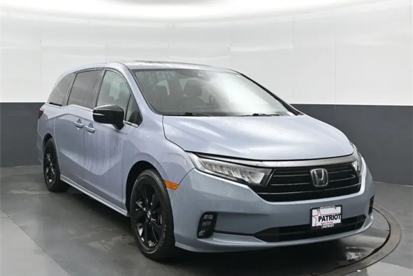 2023 Honda Odyssey Sport photo 1