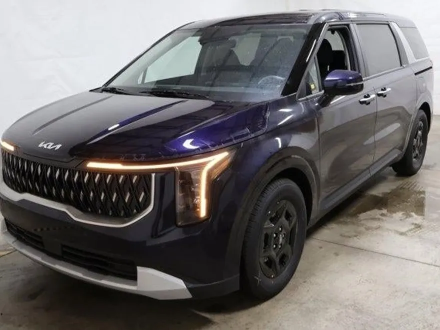 2026 Kia Carnival LXS photo 1
