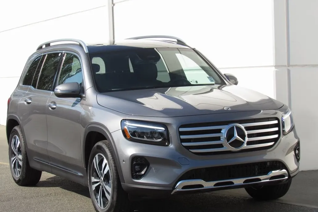 2026 Mercedes Benz GLB 250 4MATIC photo 1