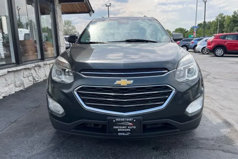 2017 Chevrolet Equinox LT photo 1