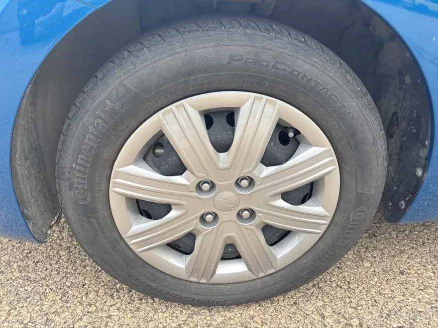 2022 Kia Rio S photo 1