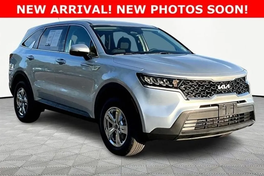 2022 Kia Sorento LX photo 1