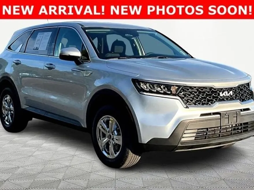 2022 Kia Sorento LX photo 1