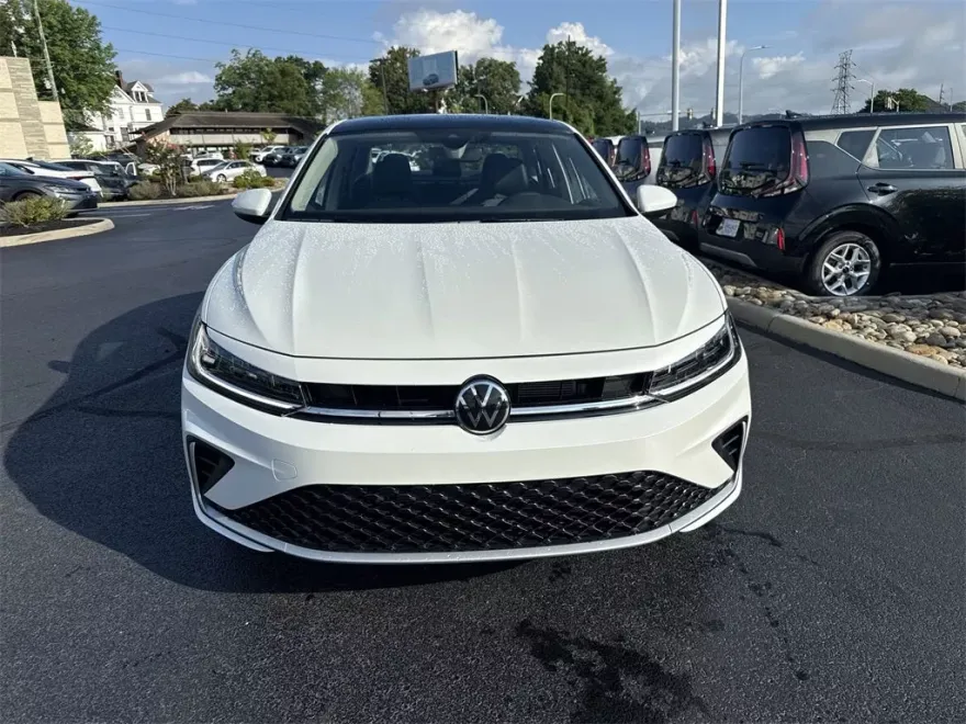 2025 Volkswagen Jetta 1.5T SE photo 1