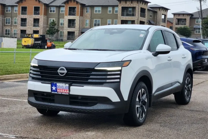 2025 Nissan Kicks SV photo 1
