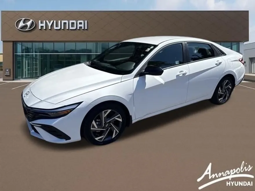 2025 Hyundai Elantra SEL Sport photo 1