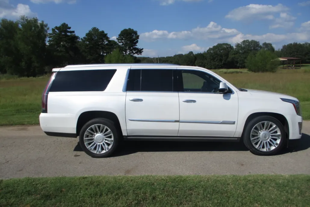 2019 Cadillac Escalade ESV Platinum photo 1