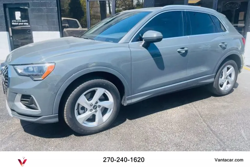 2021 Audi Q3 40 TFSI Premium photo 1