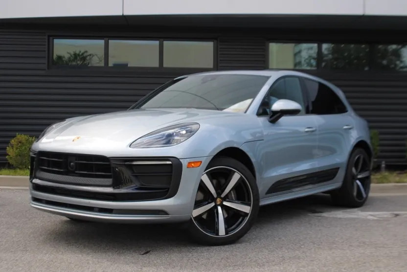 2024 Porsche Macan Base photo 1