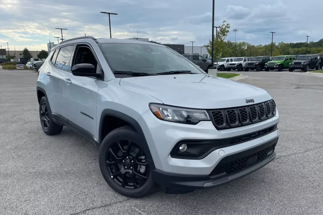 2025 Jeep Compass Latitude photo 1