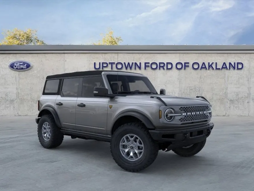 2024 Ford Bronco Badlands photo 1