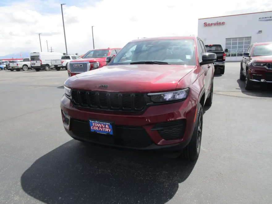 2025 Jeep Grand Cherokee Altitude photo 1