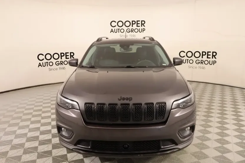 2023 Jeep Cherokee Altitude photo 1