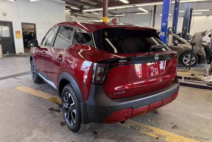 2025 Nissan Kicks SV photo 1
