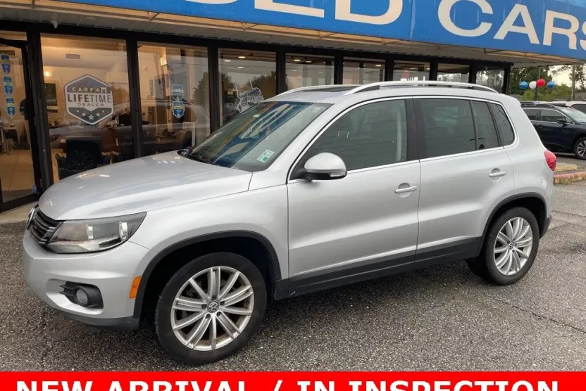 2015 Volkswagen Tiguan SEL photo 1