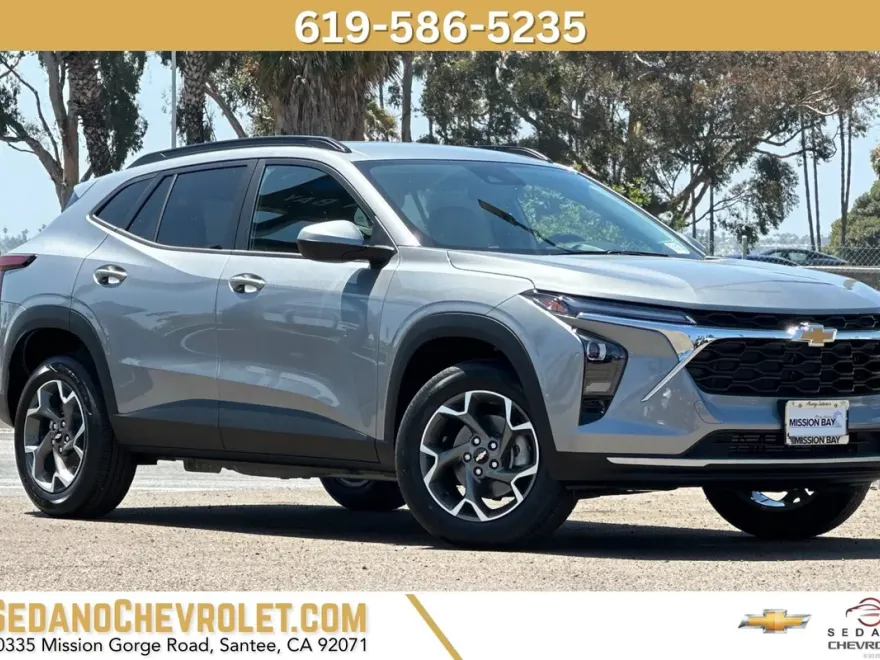 2025 Chevrolet Trax LT photo 1