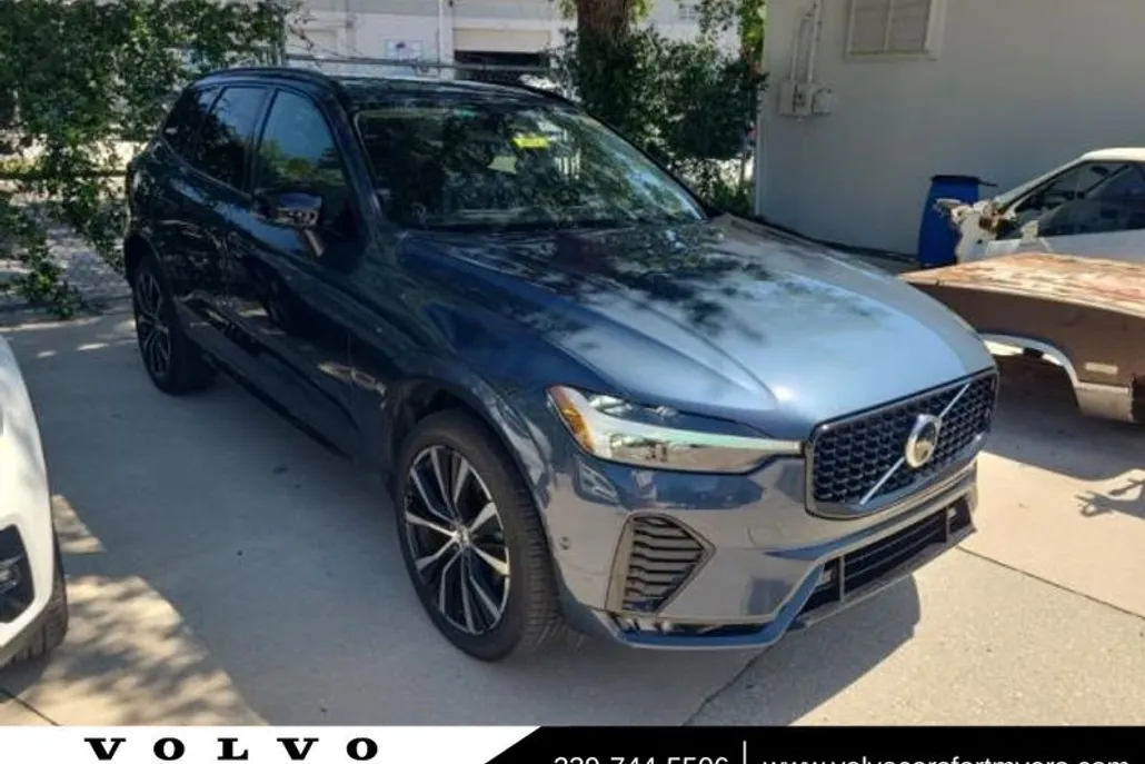 2023 Volvo XC60 Ultimate photo 1