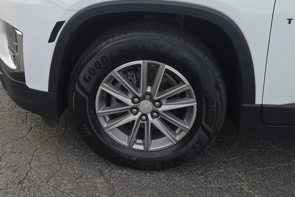 2023 Chevrolet Traverse Cloth 1LT photo 1