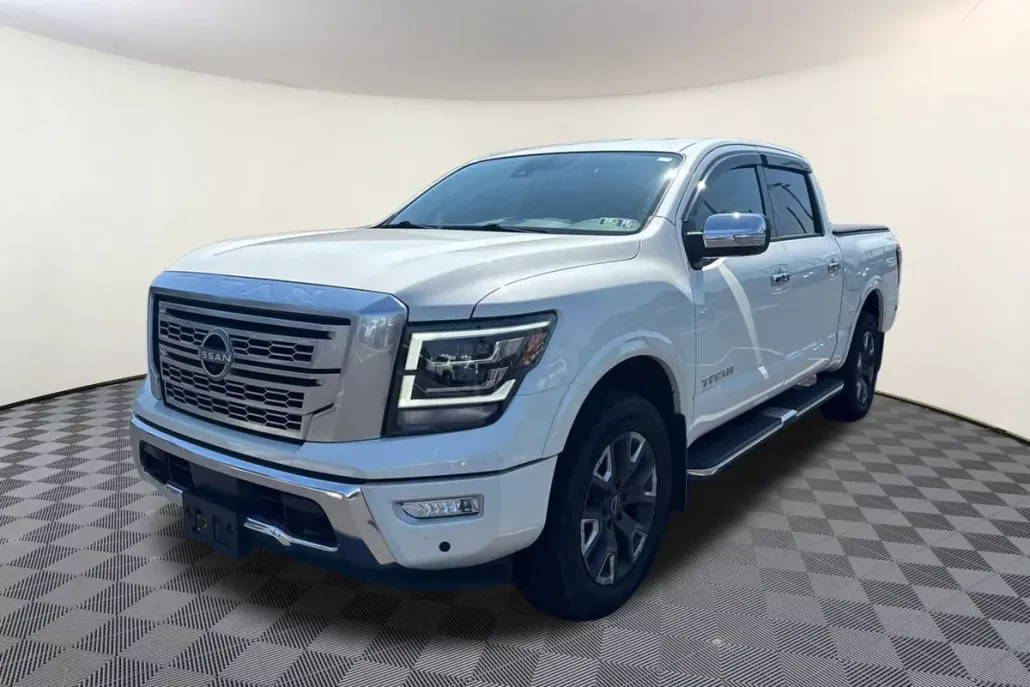 2023 Nissan Titan Platinum Reserve photo 1