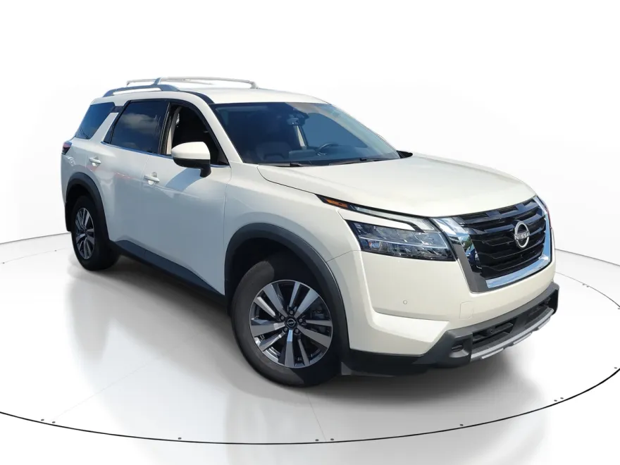 2024 Nissan Pathfinder SL photo 1