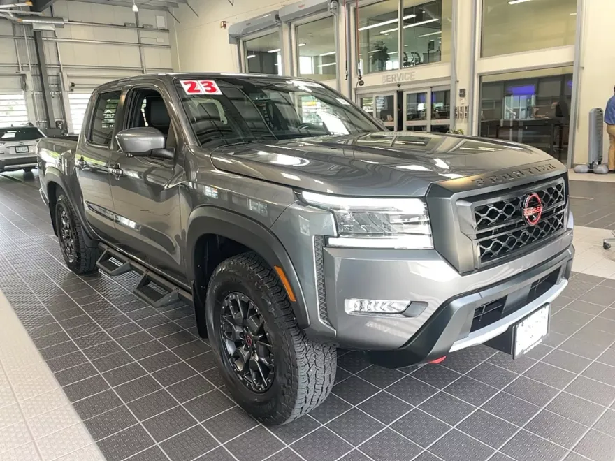 2023 Nissan Frontier PRO-4X photo 1