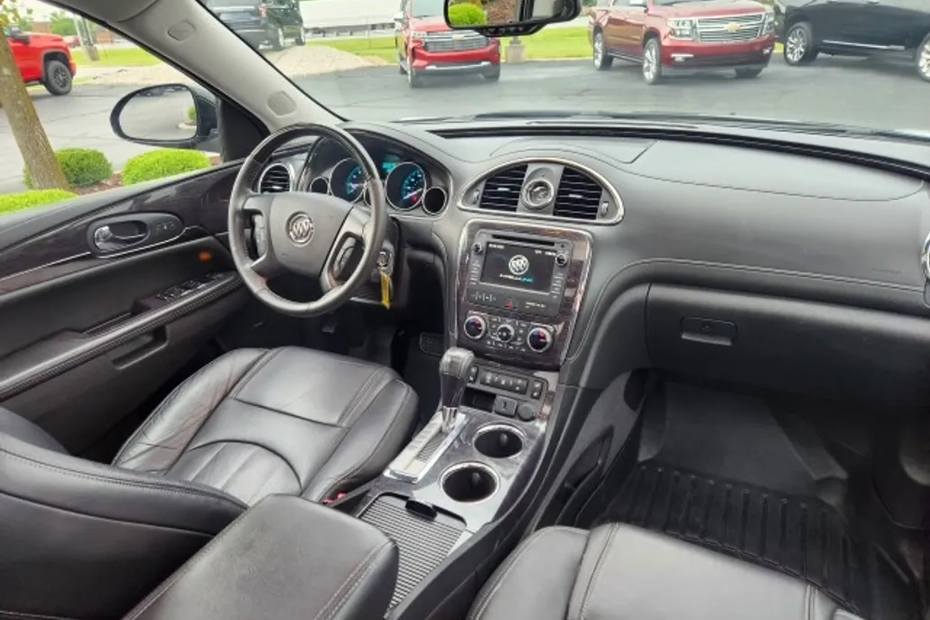 2017 Buick Enclave Leather photo 1