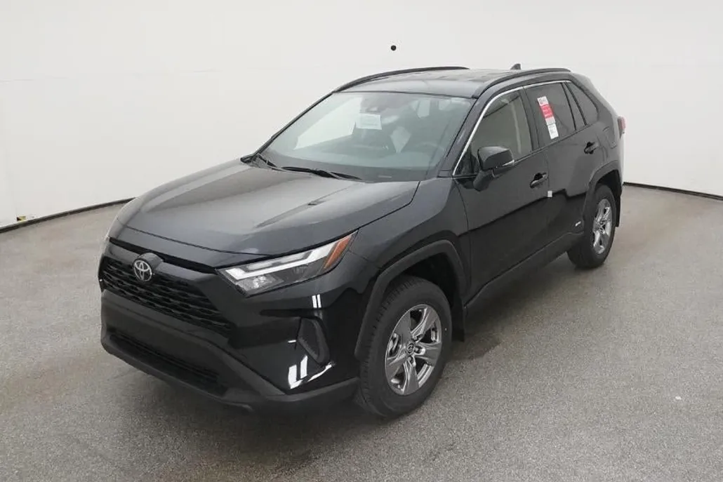 2025 Toyota RAV4 Hybrid LE photo 1