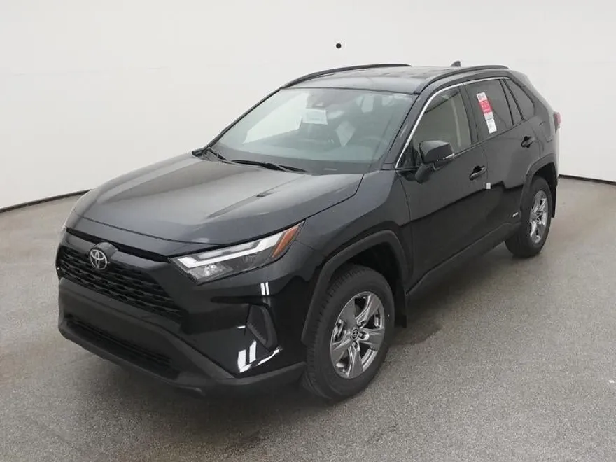 2025 Toyota RAV4 Hybrid LE photo 1