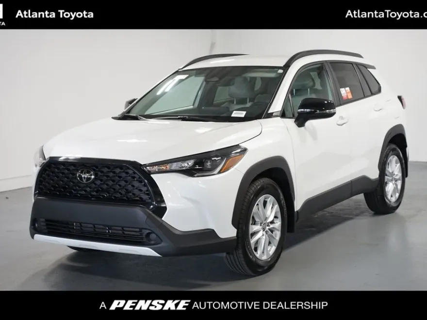 2025 Toyota Corolla Cross LE photo 1