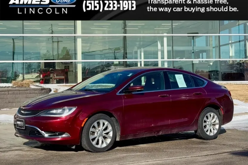 2015 Chrysler 200 C photo 1