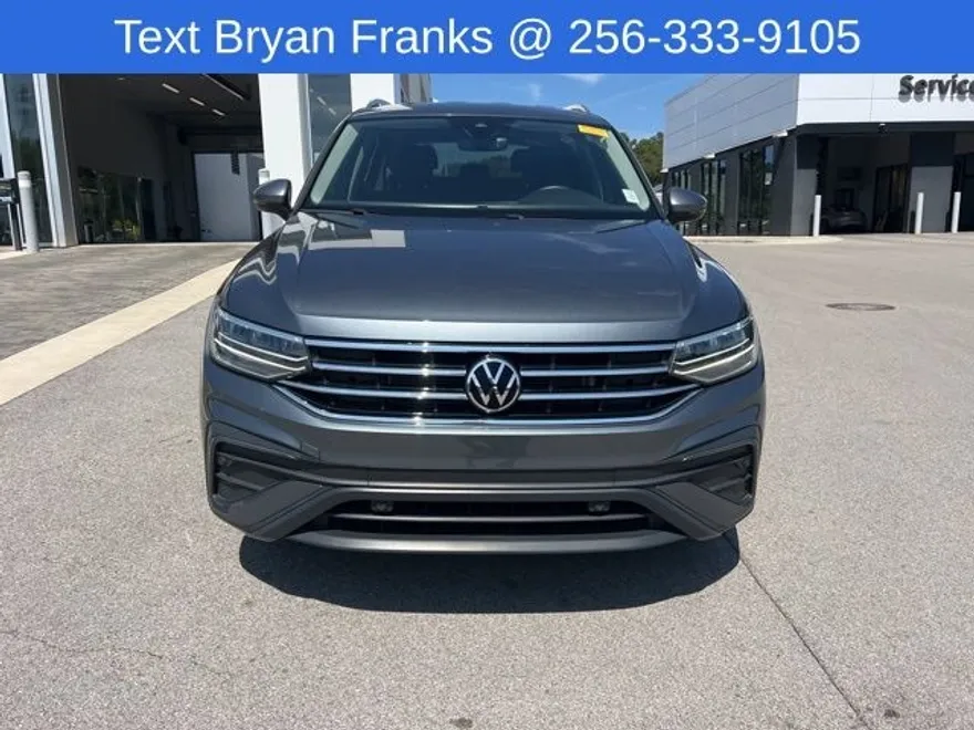 2023 Volkswagen Tiguan SE photo 1