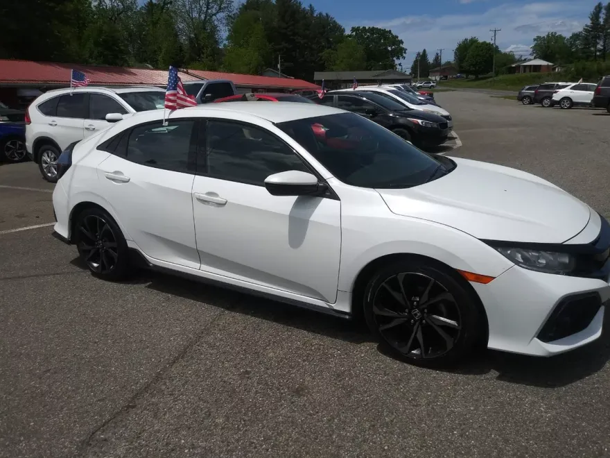 2019 Honda Civic Sport photo 1