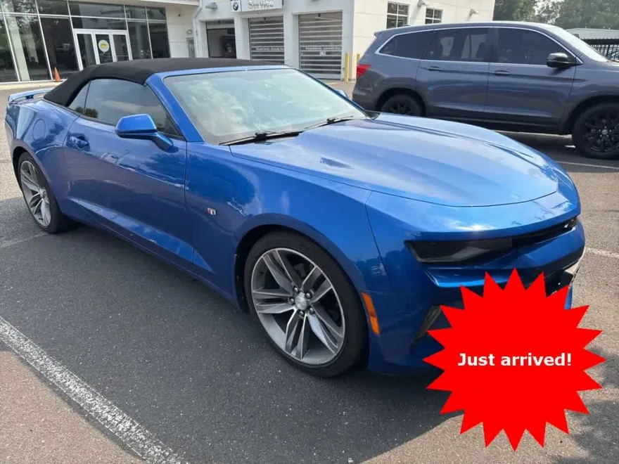 2017 Chevrolet Camaro 2LT photo 1