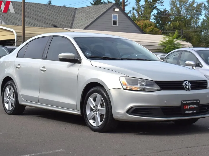 2012 Volkswagen Jetta TDI photo 1