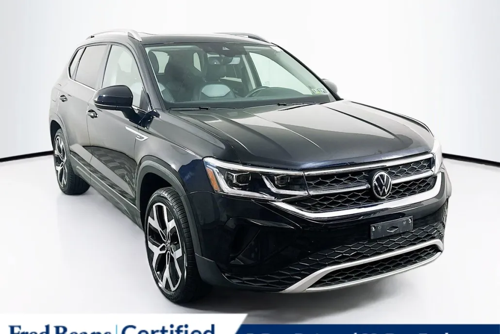 2022 Volkswagen Taos SEL photo 1